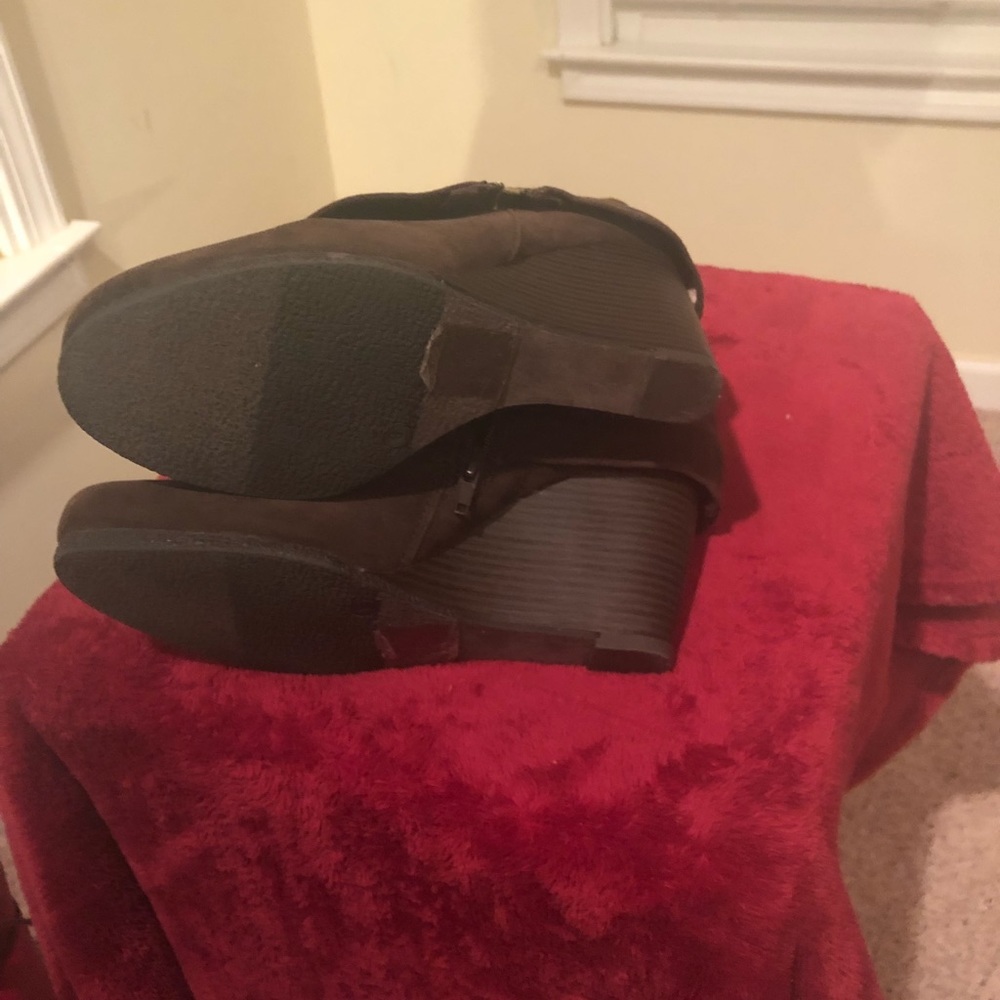 Boots - Picture 2 of 2